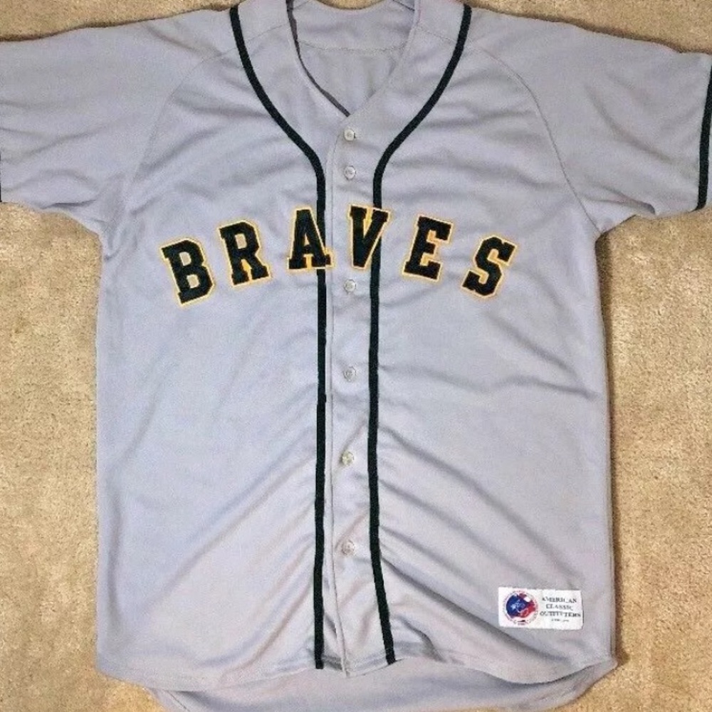 MLB Braves Jersey Men’s Shirt Gray w/Green Stripes